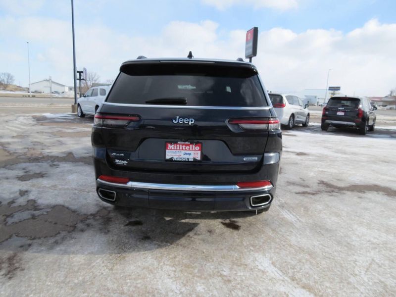 Used 2024 Jeep Grand Cherokee L Overland 4x4 4dr SUVImage 5