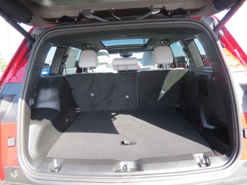 New 2026 Jeep Cherokee Overland 4x4Image 23
