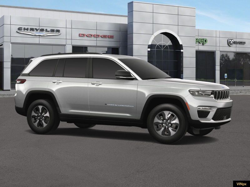 2024 Jeep Grand Cherokee 4xe photo 13