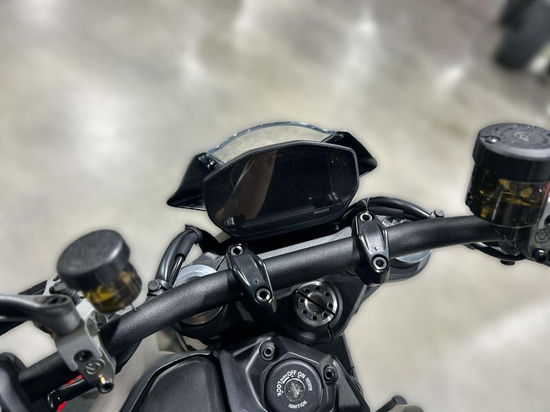 Used 2022 Ducati Monster Image 25