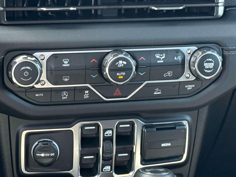 New 2026 Jeep Wrangler 4-door Rubicon