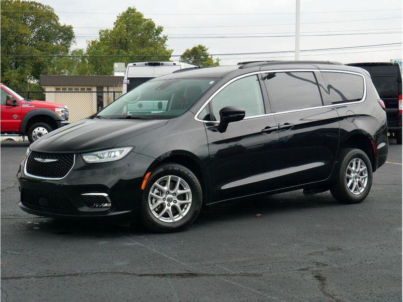 2022 Chrysler Pacifica Touring LImage 6