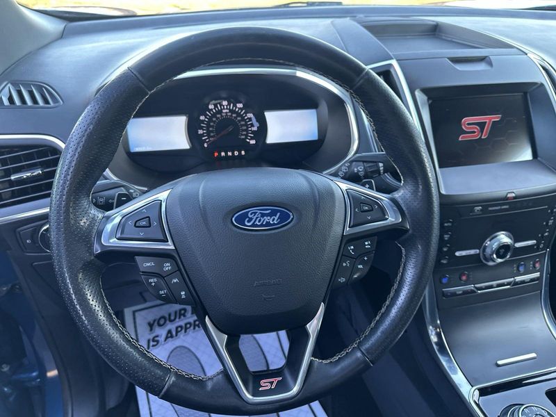 2020 Ford Edge STImage 21