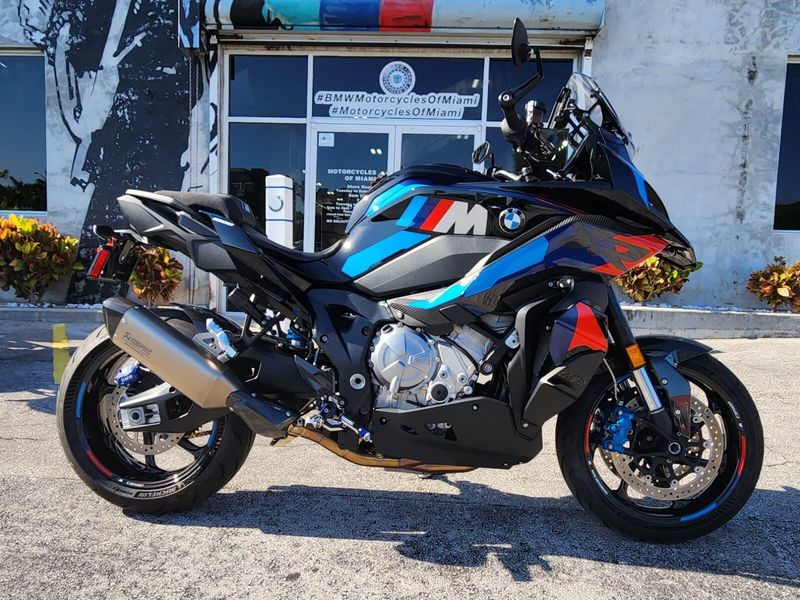 Used 2024 BMW M1000XR Image 11