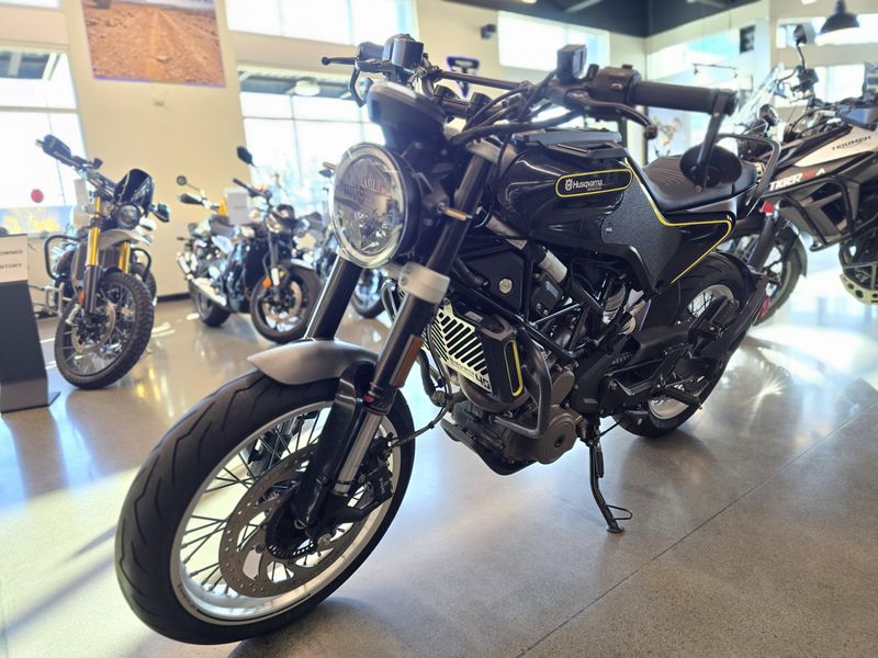 Used 2019 Husqvarna SVARTPILEN 401 