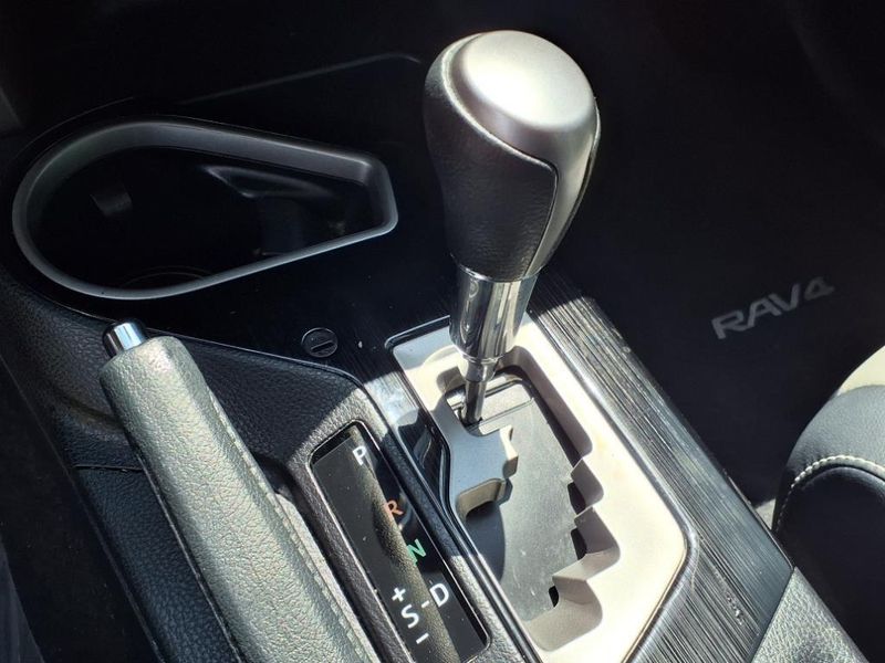 2016 Toyota RAV4 LimitedImage 23