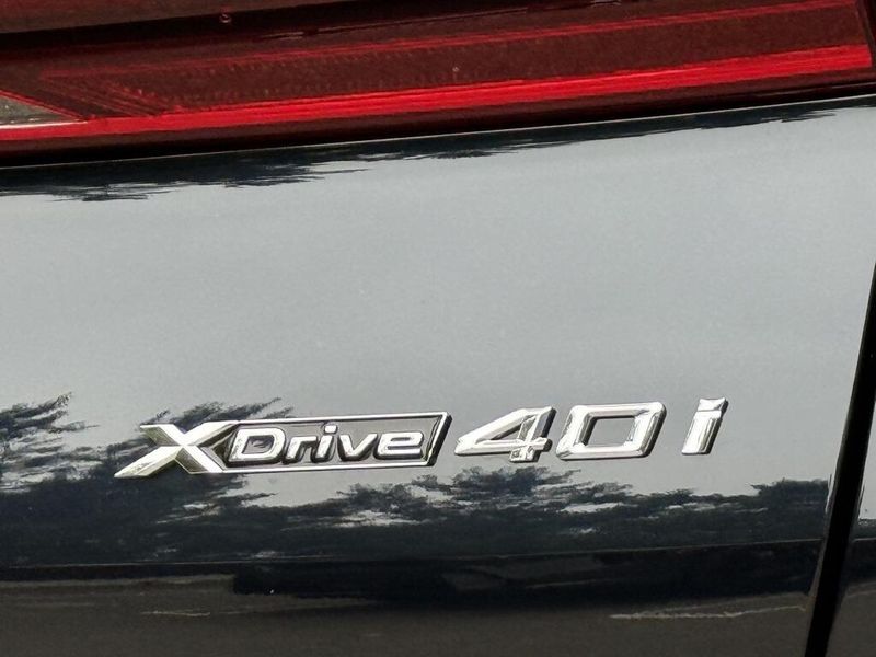 2026 BMW X6 xDrive40iImage 14