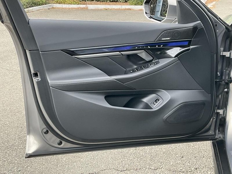 2024 BMW i5 eDrive40Image 19
