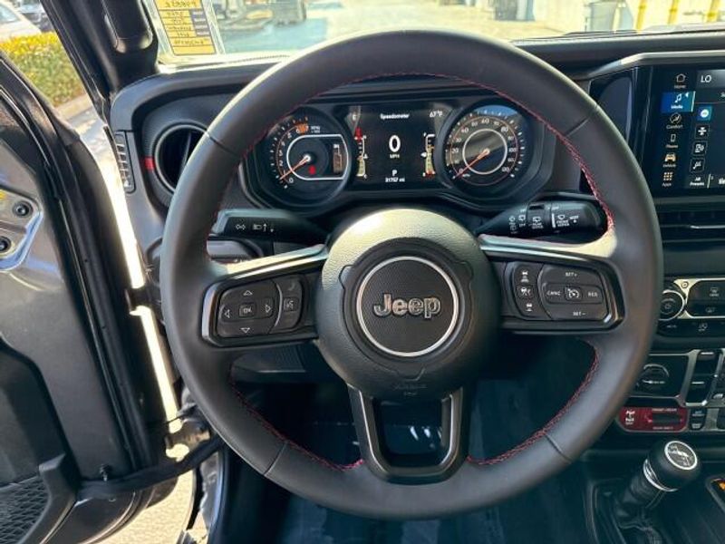 2024 Jeep Wrangler Rubicon photo 13