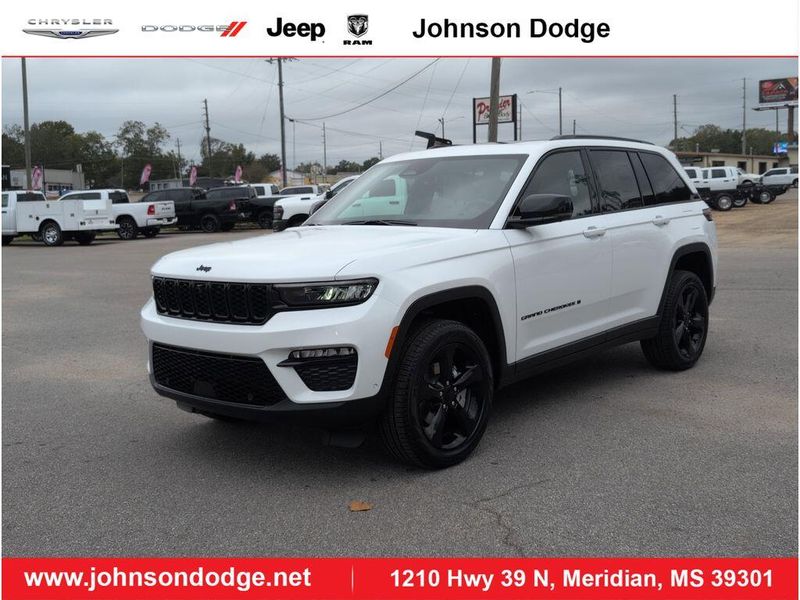 New 2025 Jeep Grand Cherokee Limited 4x2Image 1