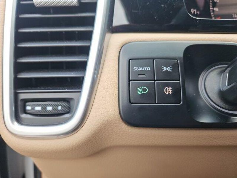 Used 2023 Porsche Cayenne Platinum Edition