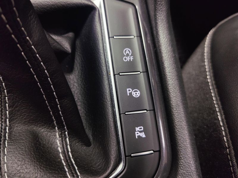 Used 2024 Volkswagen Tiguan AWD SEL R-Line w/Sunroof/NavImage 8