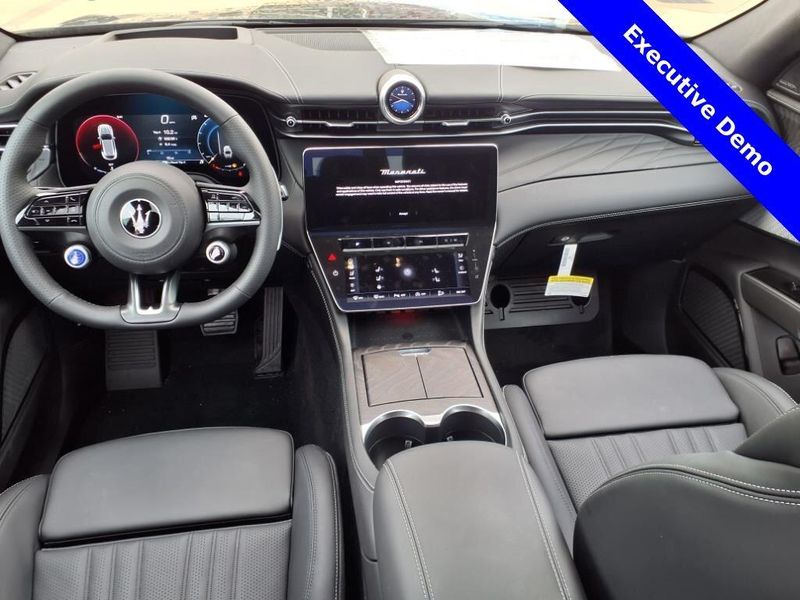 New 2025 Maserati Grecale Image 13