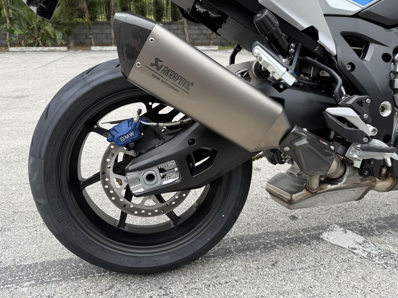 2025 BMW M 1000 XR 