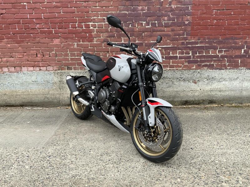2026 Triumph TRIDENT 800