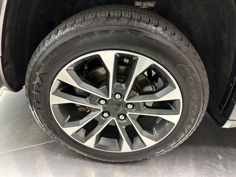 2021 Jeep Grand Cherokee Overland photo 30