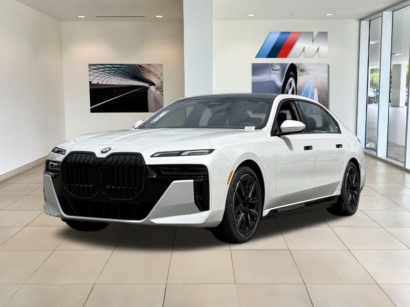 2025 BMW i7 eDrive50Image 2