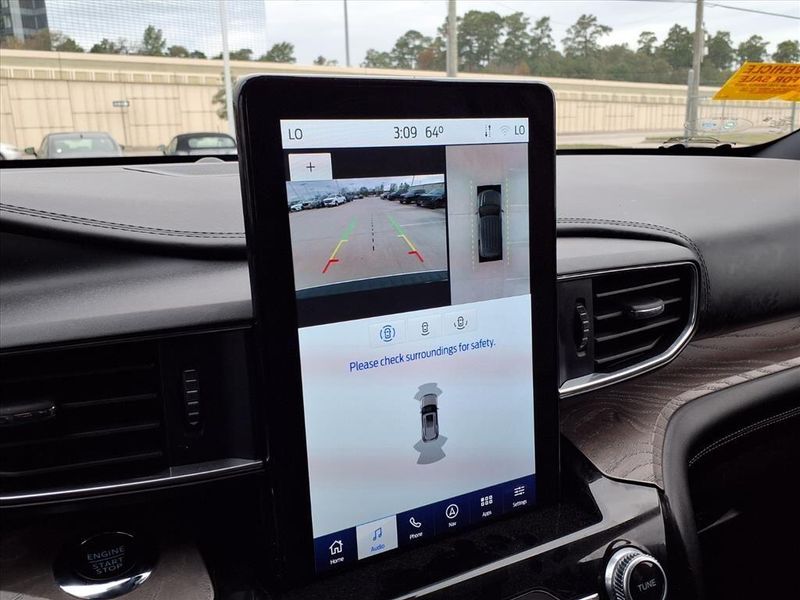 Used 2022 Ford Explorer PlatinumImage 21