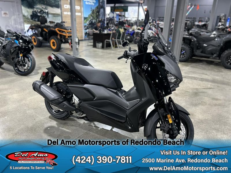 2025 Yamaha Xmax Image 6