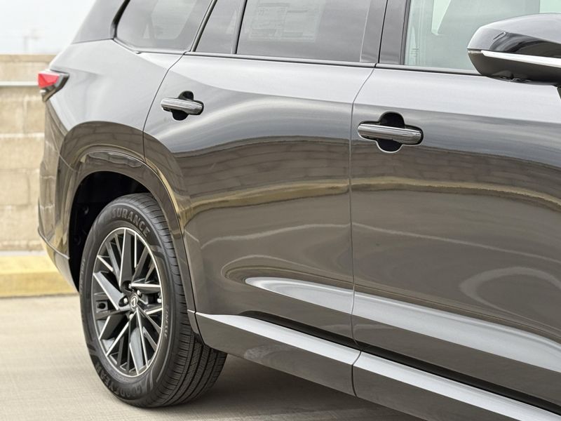 2025 Lexus TX Image 5