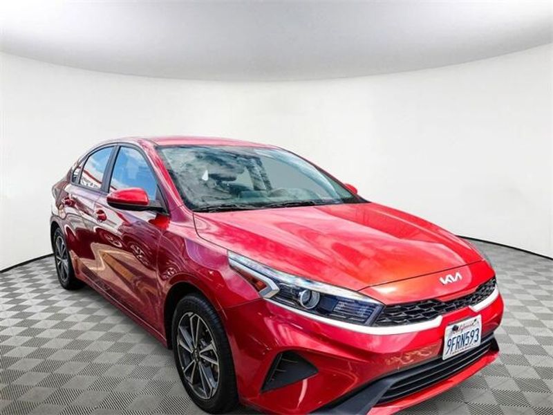 Used 2023 Kia Forte LXSImage 2