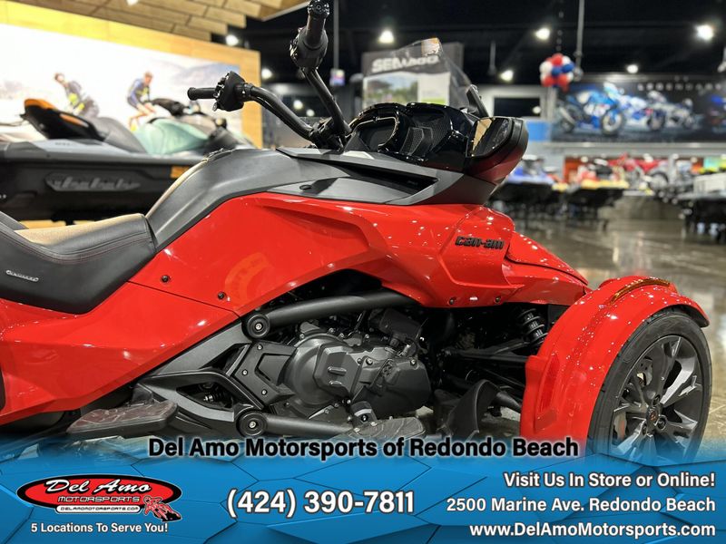 2022 Can-Am H7NA  in a PLASMA RED/ CARBON BLACK exterior color. Del Amo Motorsports delamomotorsports.com 