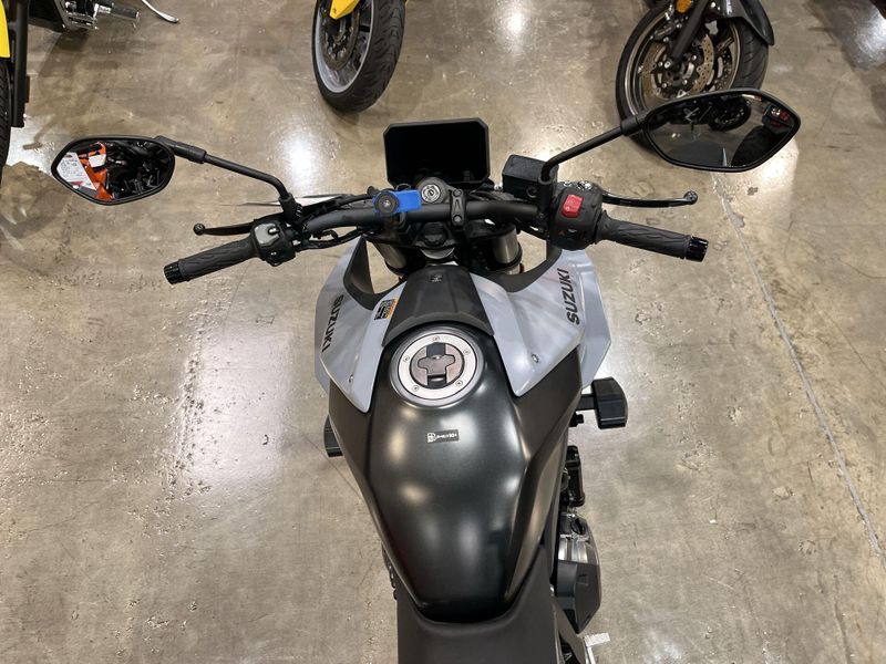 Used 2024 Suzuki GSX-8S CA Image 10