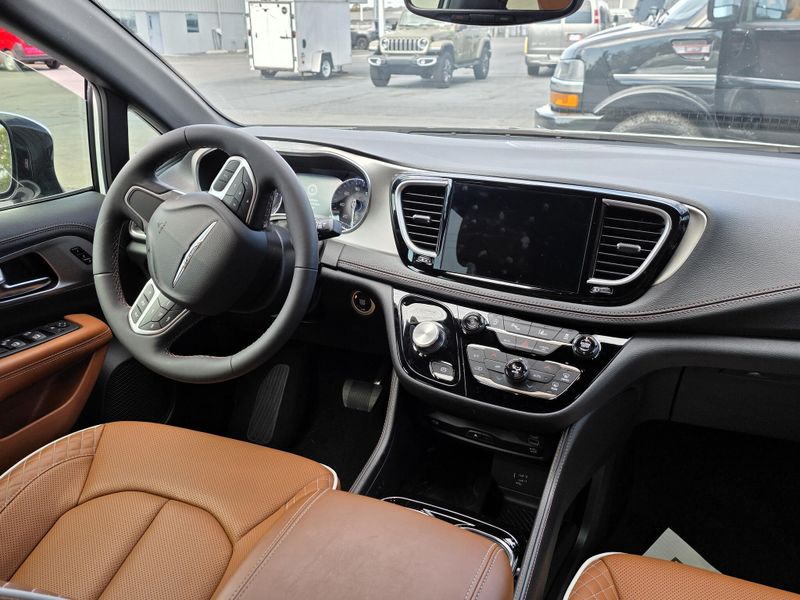 Used 2026 Chrysler Pacifica Pinnacle