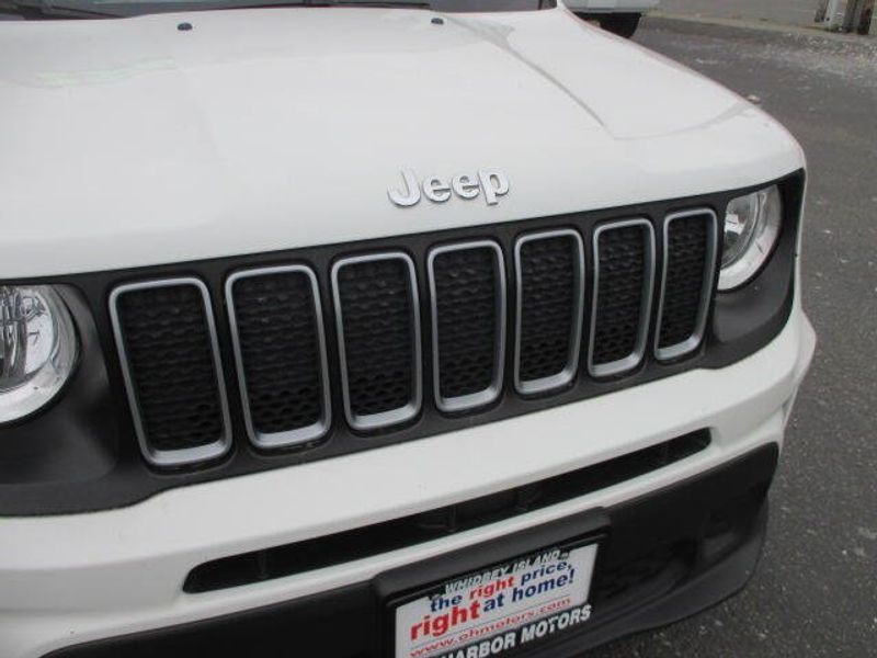 Used 2023 Jeep Renegade LatitudeImage 4