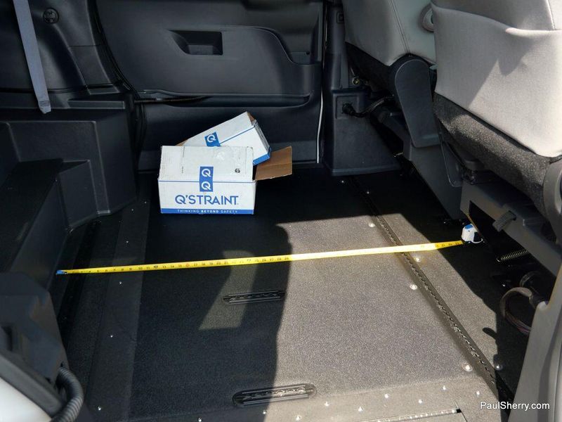 2022 Toyota Sienna Hybrid LEImage 22