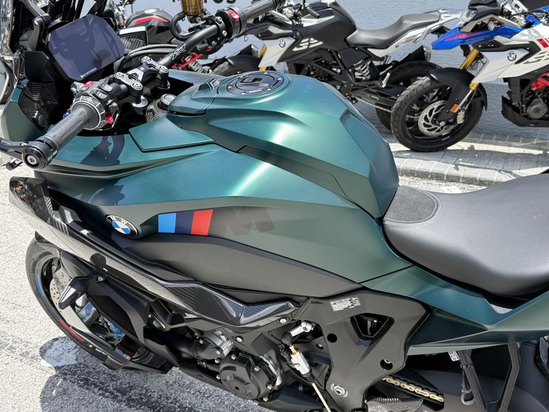 2026 BMW M 1000 XR