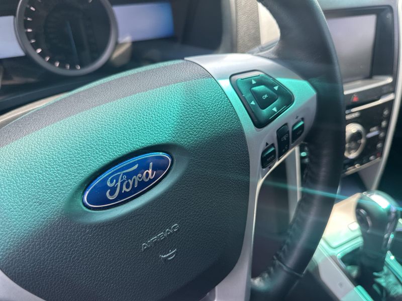 2014 Ford Explorer LimitedImage 25
