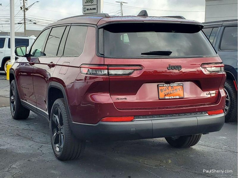 2025 Jeep Grand Cherokee Limited photo 10