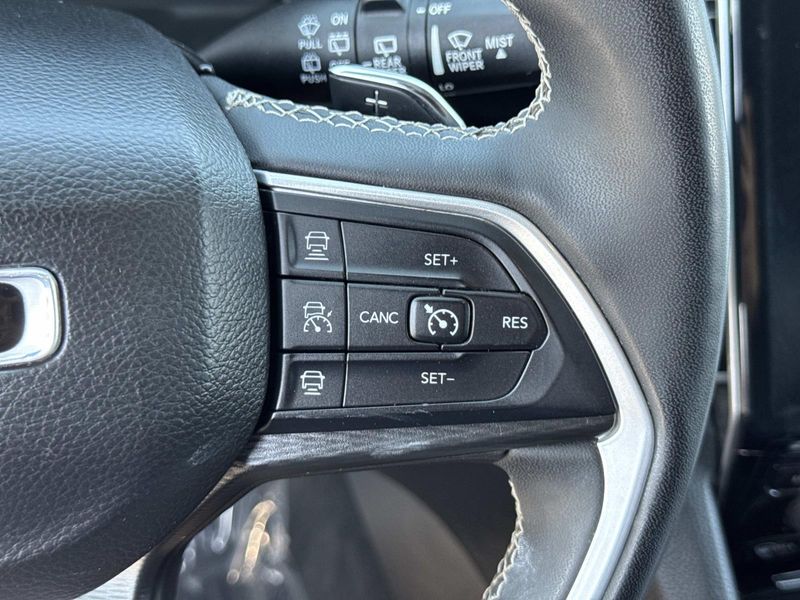Used 2023 Jeep Grand Cherokee Altitude 4x4