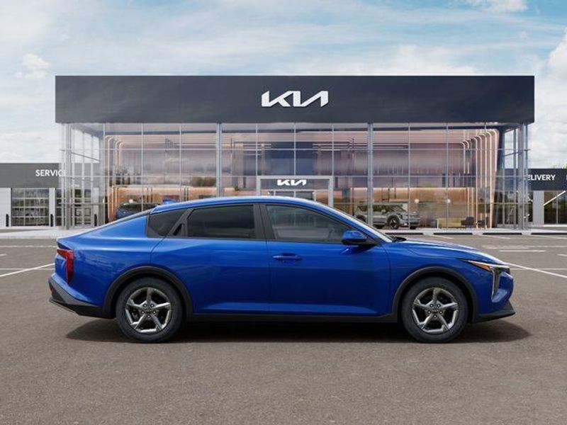 New 2026 Kia K4 LXSImage 8