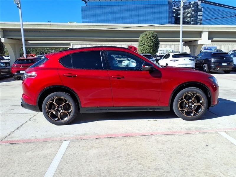New 2025 Alfa Romeo Stelvio Intensa AwdImage 5
