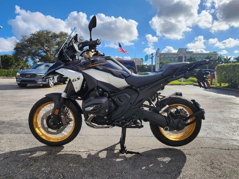 2026 BMW R 1300 GSImage 1