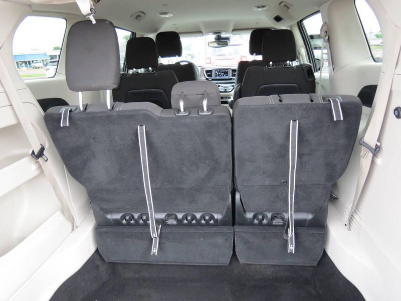 2023 Chrysler Voyager LX 4dr Mini VanImage 30
