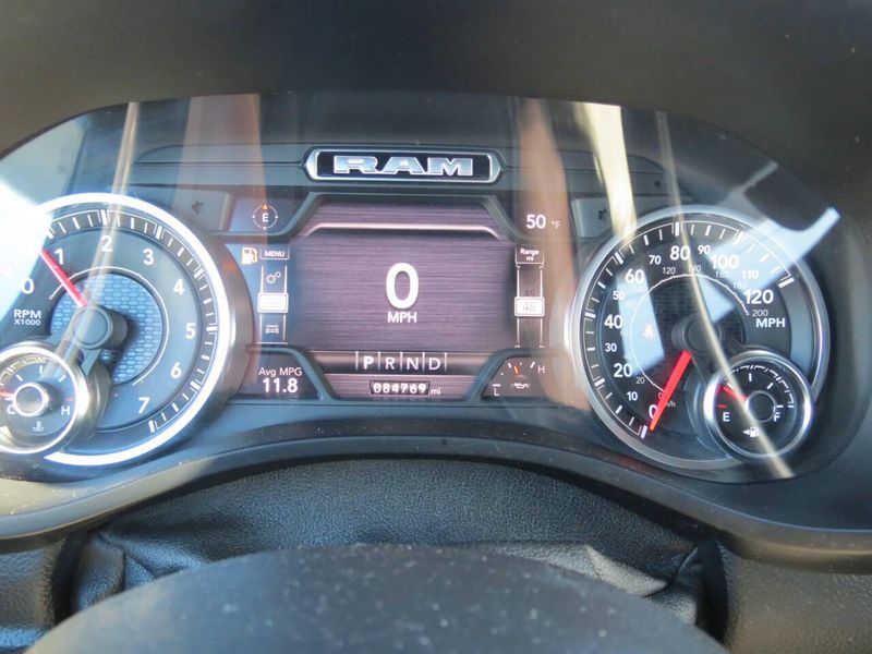 Used 2021 RAM 1500 Big Horn 4x4 4dr Crew Cab 5.6 ft. SB PickupImage 17