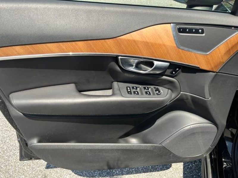2024 Volvo XC90 B6 Plus Bright Theme