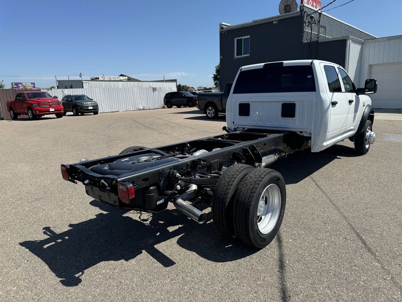 2024 RAM 5500 Tradesman Chassis Crew Cab 4x4 84