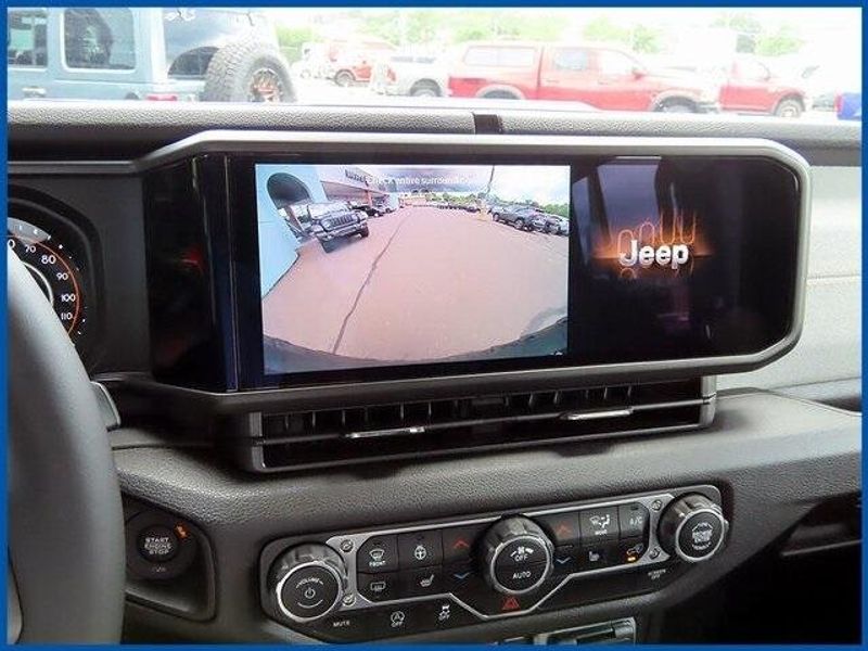 New 2025 Jeep Wrangler WillysImage 18