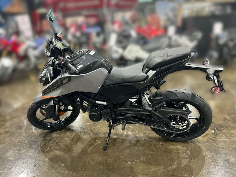 New 2026 KTM 250 DUKE Image 18
