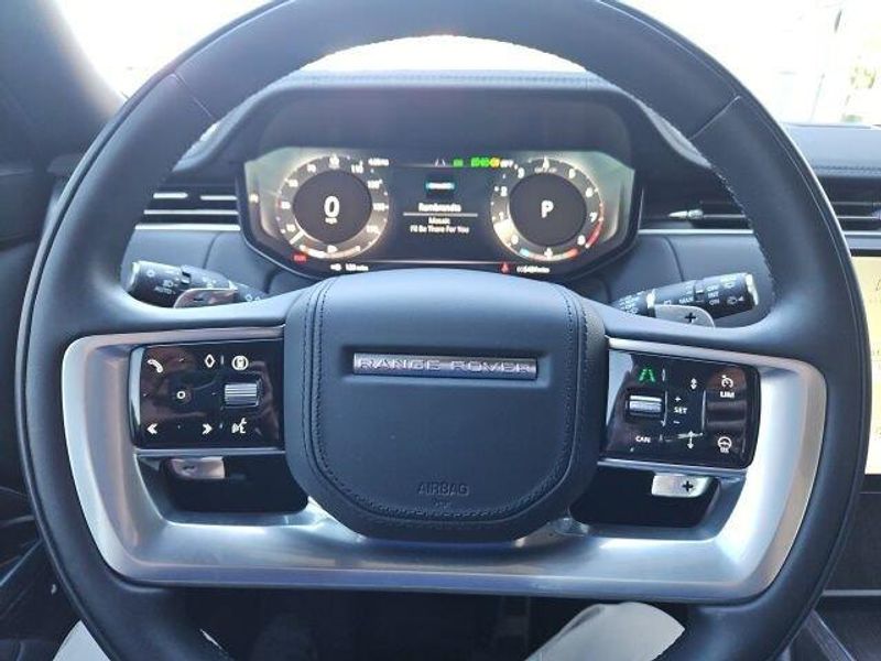 Used 2025 Land Rover Range Rover SE