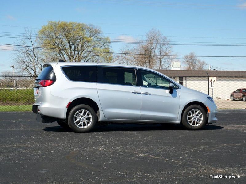 2022 Chrysler Voyager LXImage 26
