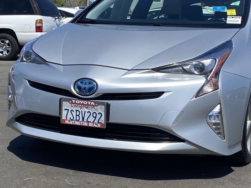 2016 Toyota Prius Three TouringImage 9