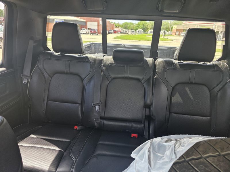 Used 2022 RAM 1500 LimitedImage 14