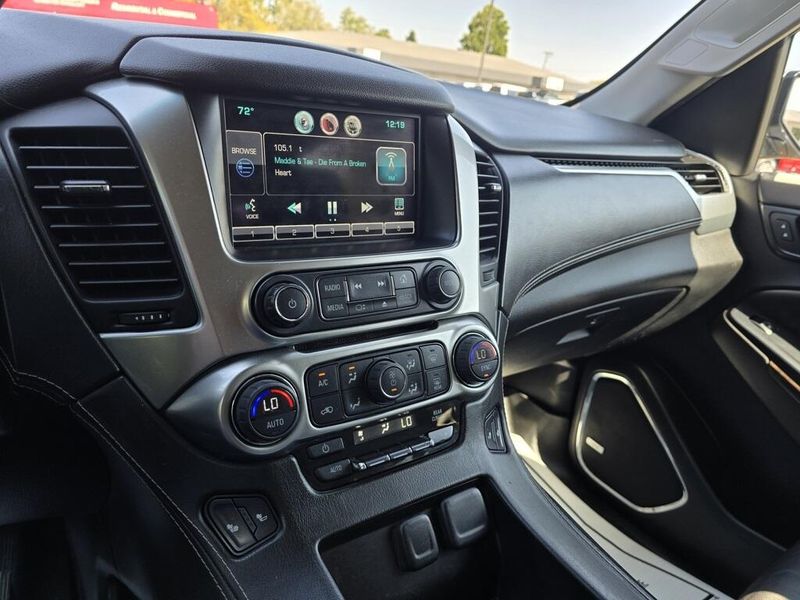 2015 Chevrolet Suburban 1500 LT photo 16