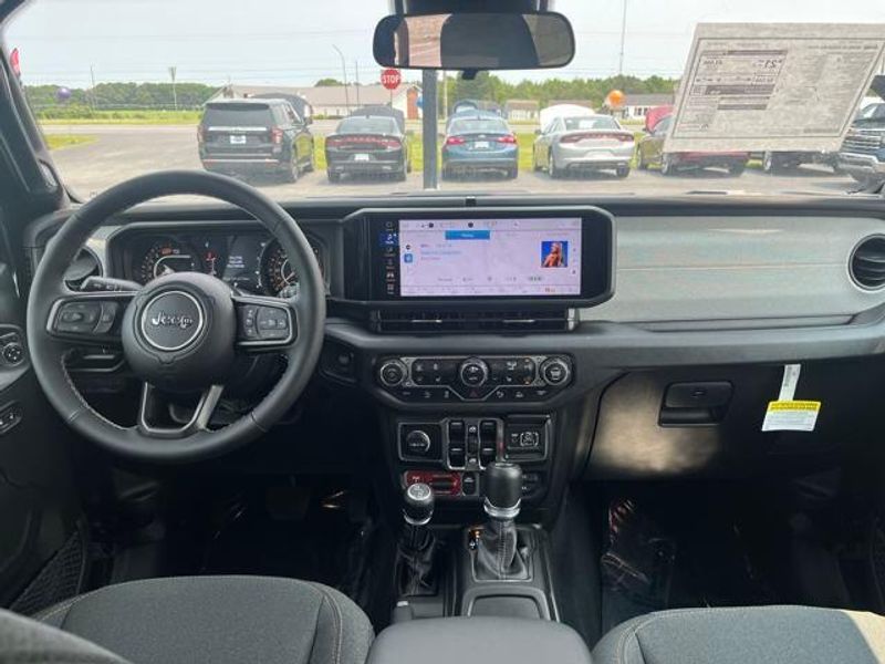 2025 Jeep Wrangler 4-door Willys