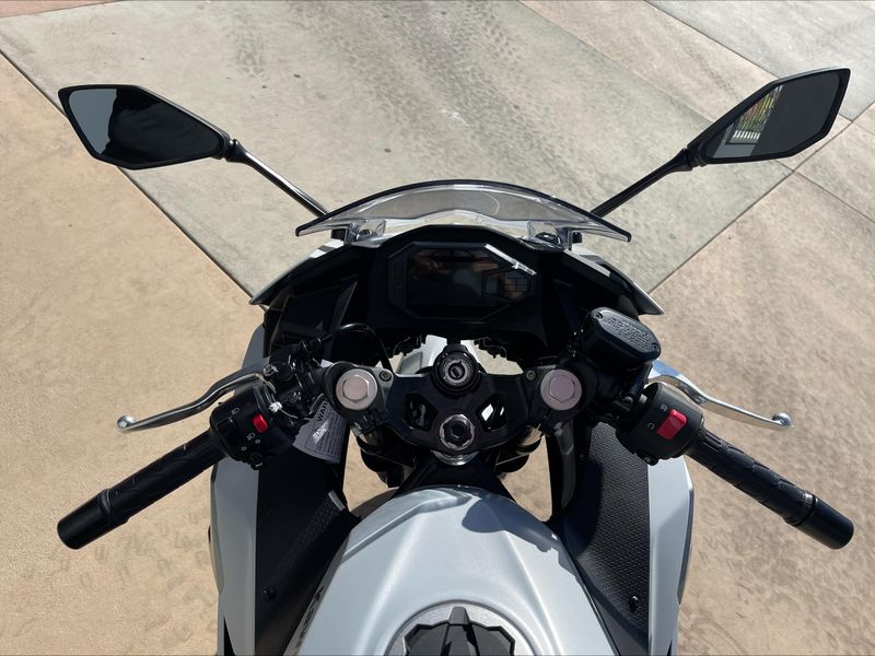 2025 Kawasaki NINJA 500 ABS Image 4